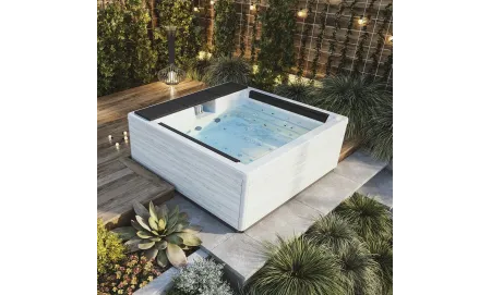 Quantum Spa, 4-seater indoor and outdoor jacuzzi - Aquavia Spa