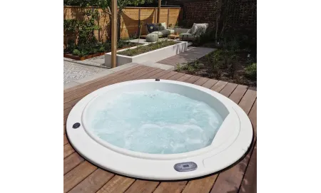 Spa Sundown , 5-persoons binnen- en buitenjacuzzi - Aquavia Spa