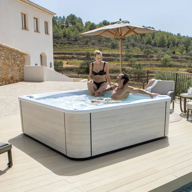 Spa Touch5, jacuzzi ao ar livre de 5 lugares - Aquavia Spa