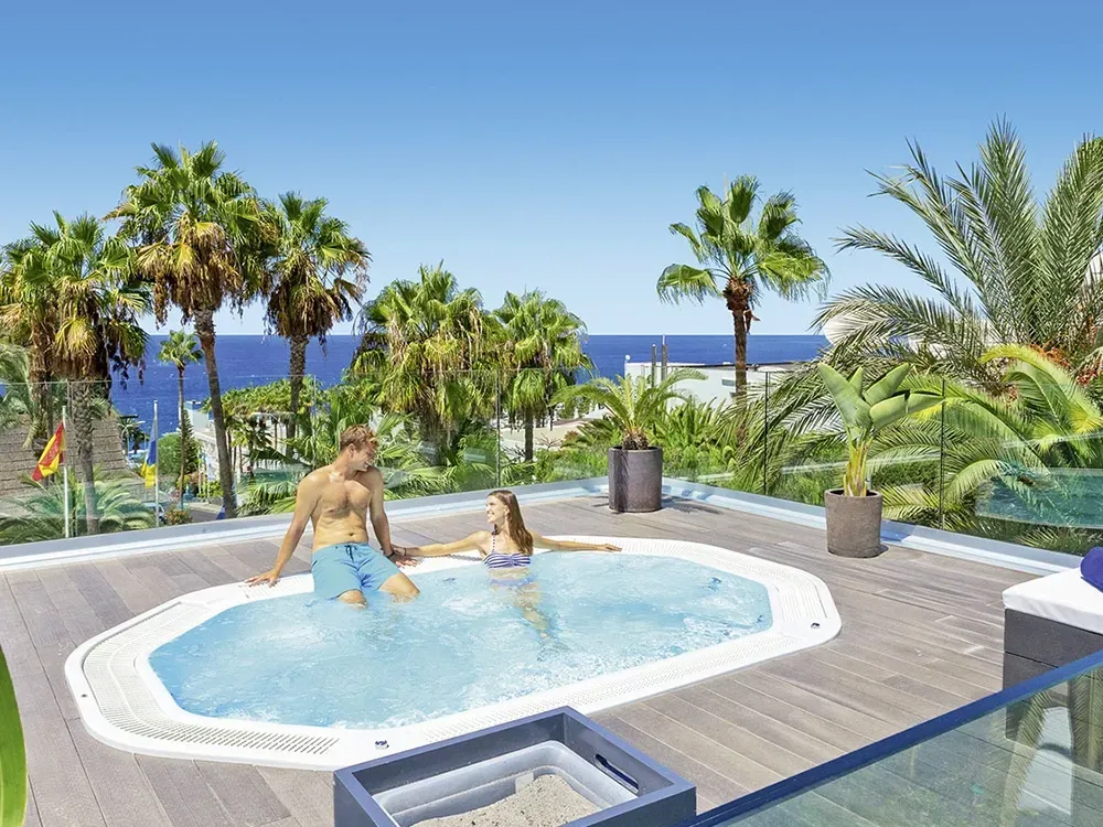 Jacuzzi 8 pessoas | Espaçoso e Exclusivo | Aquavia Spa